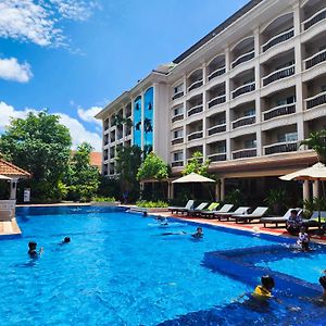 Hotel Somadevi Angkor Resort y Spa